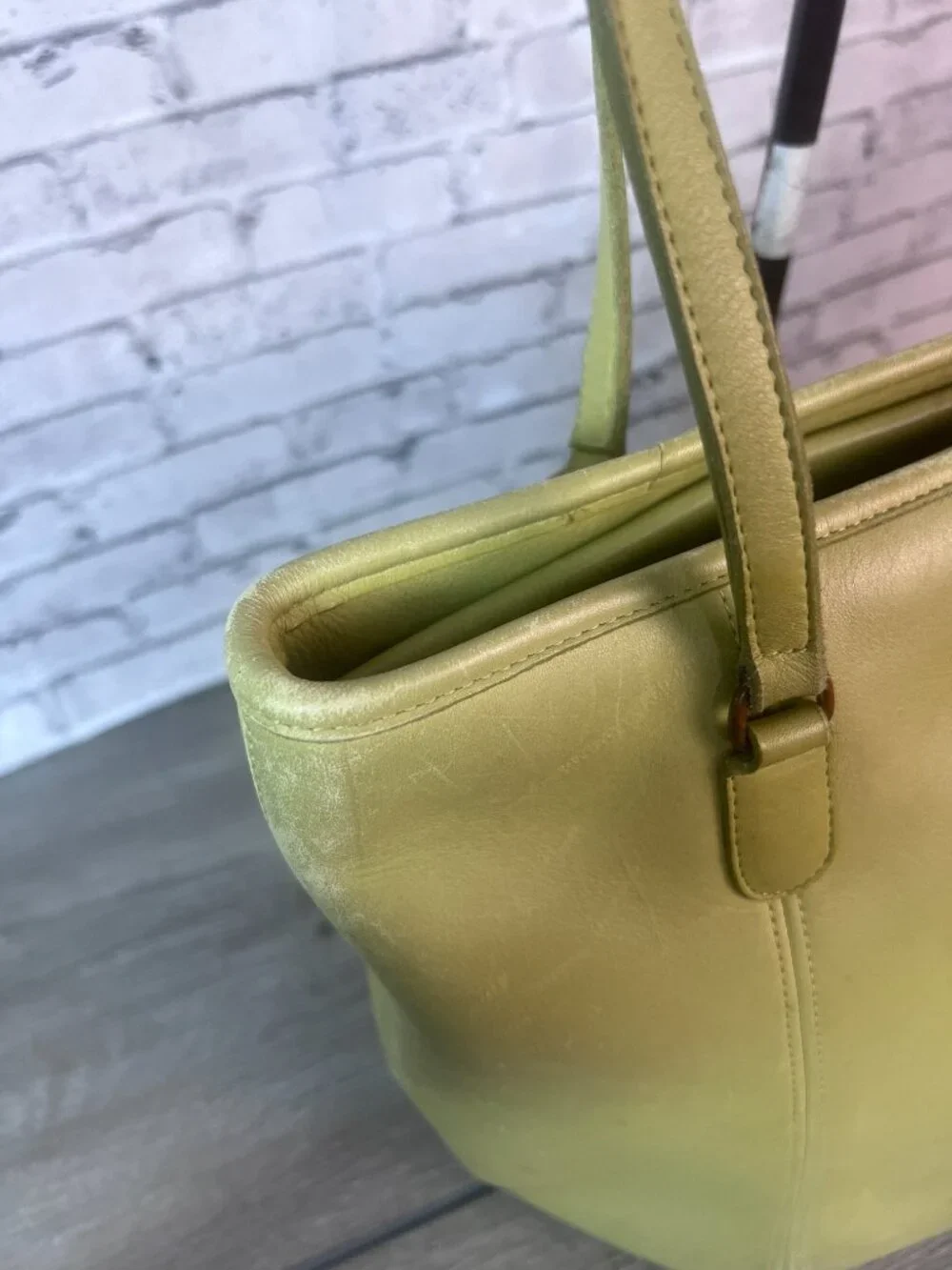 RARE COLOR!! Coach Vintage Medium Framed Pouch 9998 in Lime